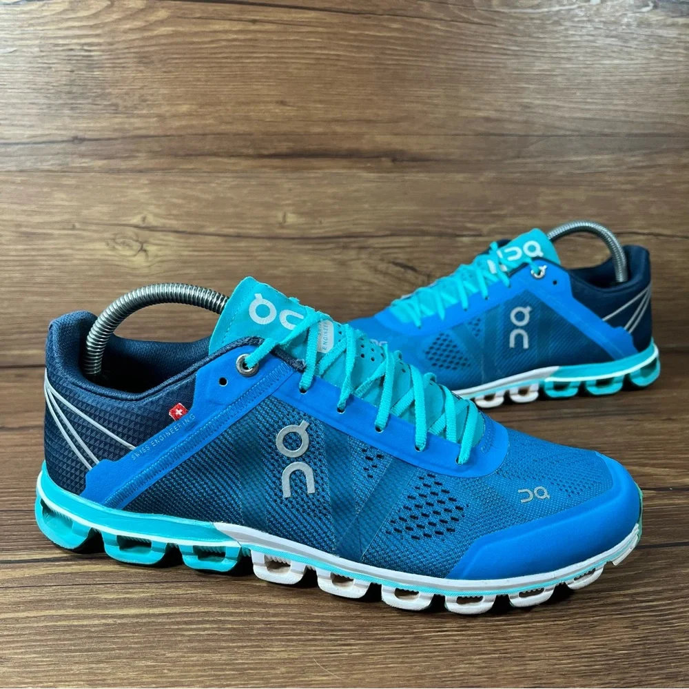 On Cloud Cloudflow Running Shoes Women’s Size 9 Blue Sneakers